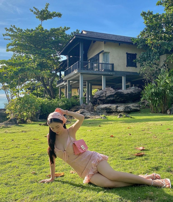 Dàn sao Việt "dát" hàng hiệu mới toanh trong loạt street style ảnh 22