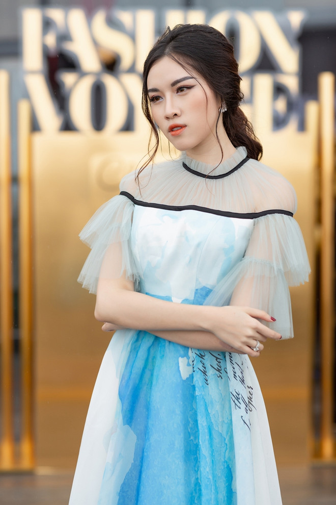 Sao Việt xúng xính váy áo cùng “dạo bước trên mây” ở độ cao hơn 1400m ảnh 14