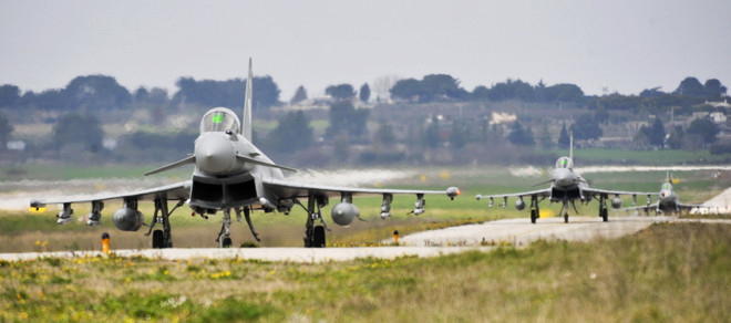 Hạ viện Anh thông qua kế hoạch mở rộng không kích IS ở Syria ảnh 1