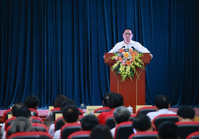 Thủ tướng Phạm Minh Chính phát biểu chỉ đạo tại buổi làm việc với Hội Nhà báo Việt Nam. (Ảnh: Dương Giang/TTXVN) Thủ tướng: Người làm báo nhạy bén về chính trị, nhạy cảm về kinh tế ảnh 1