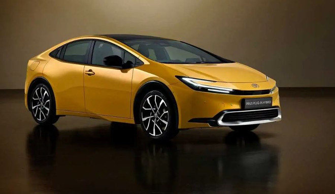 Tập đoàn Toyota ra mắt phiên bản mới của mẫu xe lai Prius ảnh 1