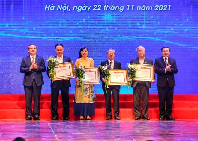 Trao tặng thưởng của Ban Bí thư cho tác phẩm lý luận, phê bình văn học ảnh 3