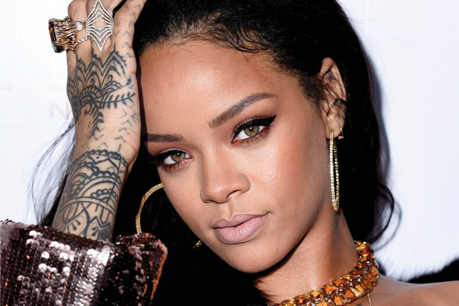 Rihanna hay là truyền thuyết bàn tay vàng của vua Midas ảnh 1