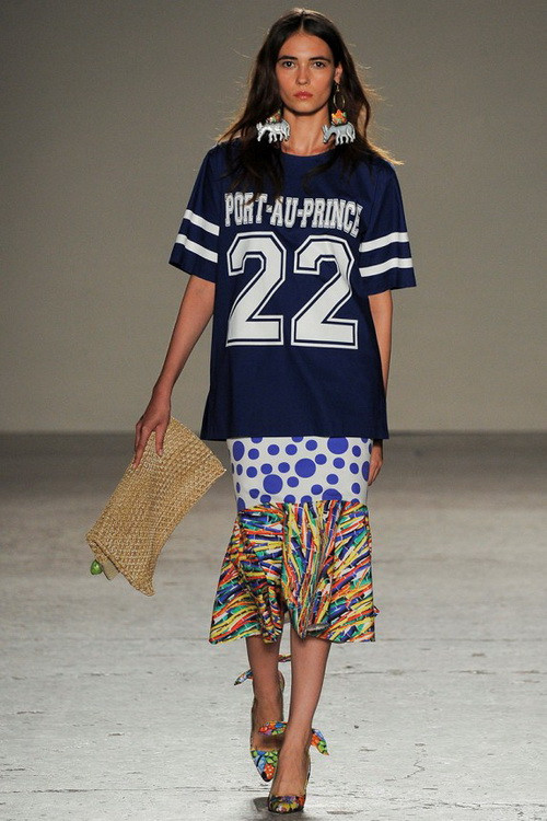 Tạm biệt tóc ngắn, những mái tóc dài trở lại trên sàn diễn ảnh 3