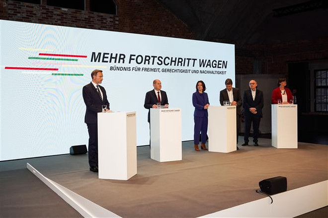 Đức: SPD ủng hộ thỏa thuận liên minh cầm quyền với FDP, đảng Xanh ảnh 1