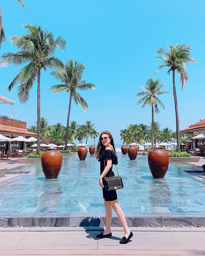 Mỹ nhân Việt diện đồ bay bổng, khoe phong cách nữ tính ngày Thu ảnh 9