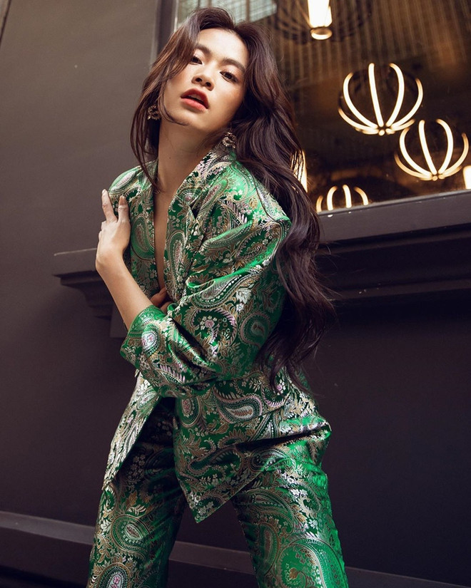 Dàn mỹ nhân Việt biến tấu với tông màu hồng dịu ngọt ảnh 19