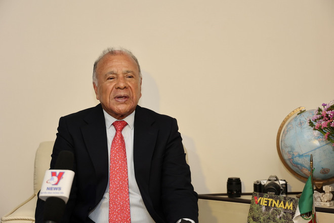 Tổng Bí thư Đảng Lao động Mexico (PT) Alberto Anaya Guitiérrez trả lời phóng vấn. (Ảnh: Phi Hùng/TTXVN) ttxvn-chien thang dien bien phu2.jpg