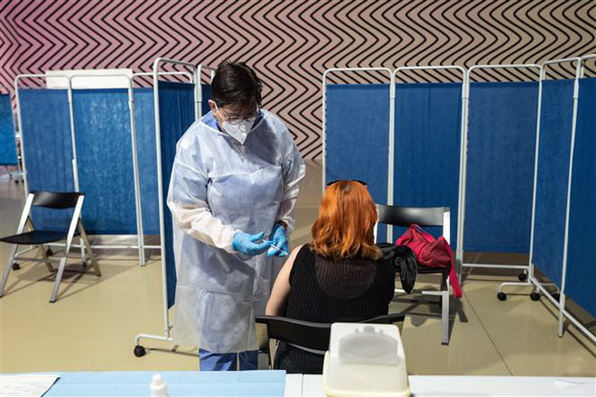 Gần 99% số ca tử vong tại Italy chưa tiêm đủ vaccine ngừa COVID-19 ảnh 1