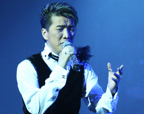 Ca sỹ Đàm Vĩnh Hưng lọt vào danh sách đề cử giải MTV châu Âu ảnh 1