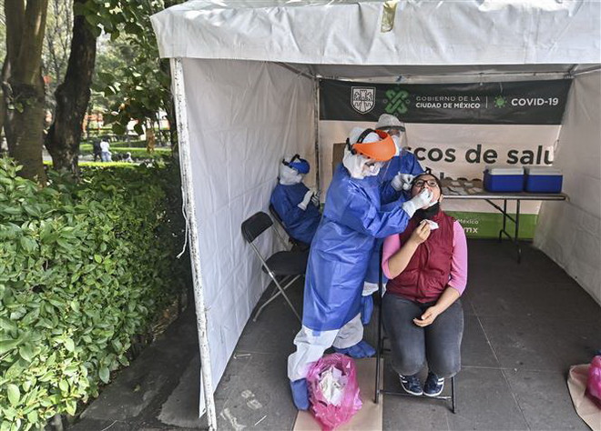 Hệ quả chiến lược phòng dịch "cuốn theo chiều gió" của Mexico ảnh 1