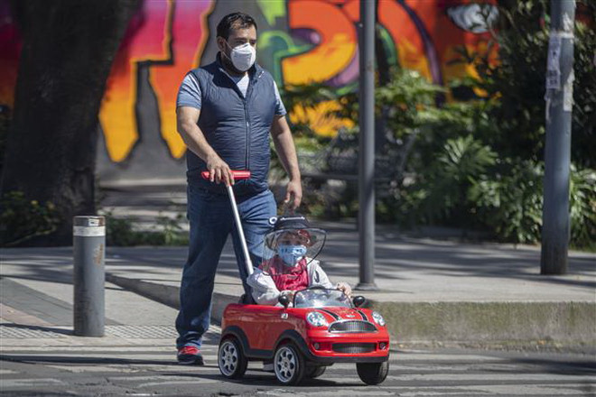 Hệ quả chiến lược phòng dịch "cuốn theo chiều gió" của Mexico ảnh 2