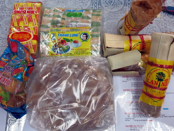 Thu giữ lô hàng tiền chất ma túy giấu trong đường thốt nốt ảnh 1