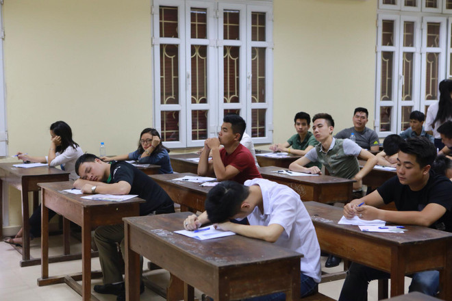 Dồn điểm thi trong ngày cuối kỳ thi Trung học Phổ thông Quốc gia ảnh 2