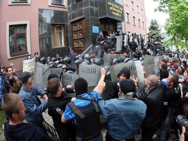 Ukraine: Mạng lưới đường sắt của Donetsk hoàn toàn tê liệt ảnh 1