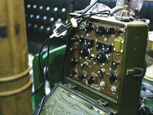 Càphê thời chiến, một góc quá khứ thu nhỏ giữa lòng Hà Nội ảnh 2