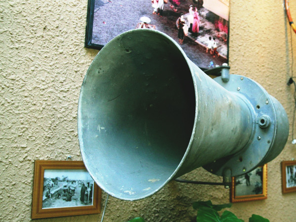 Càphê thời chiến, một góc quá khứ thu nhỏ giữa lòng Hà Nội ảnh 4