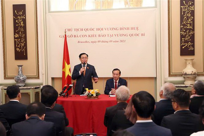 Chủ tịch Quốc hội Vương Đình Huệ gặp gỡ cộng đồng người Việt tại Bỉ ảnh 3