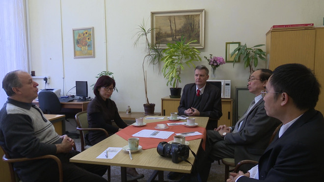 Đại hội XII của Đảng Cộng sản Việt Nam qua mắt người Séc ảnh 1