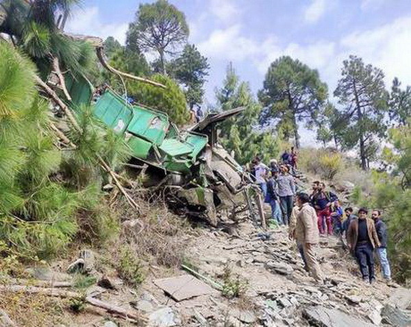 Xe khách lao xuống vực tại Ấn Độ, ít nhất 8 người thiệt mạng ảnh 1