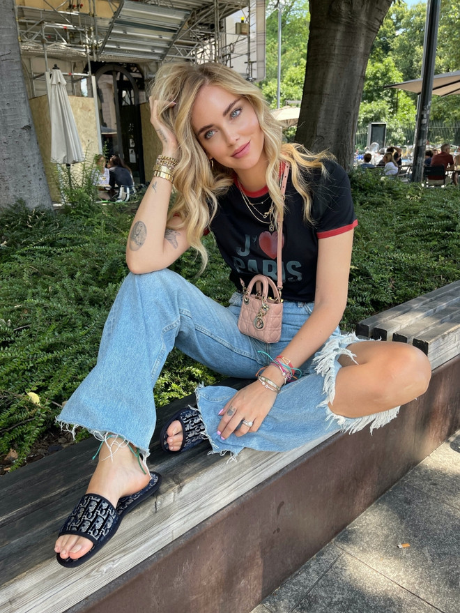 Cuộc đổ bộ như vũ bão của những chiếc túi micro từ Dior ảnh 4