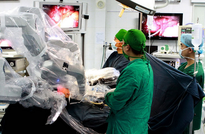 TP. HCM: Kịp thời cứu sống bé trai 2 tuổi bị bố đâm xuyên ngực ảnh 1