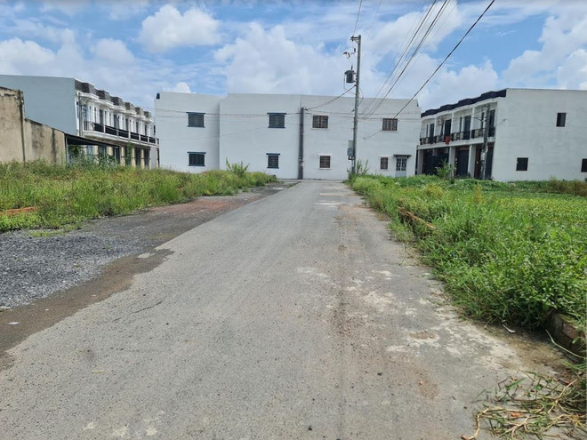 Tỉnh Long An xử lý vi phạm tại các công trình nhà ở liền kề ảnh 1