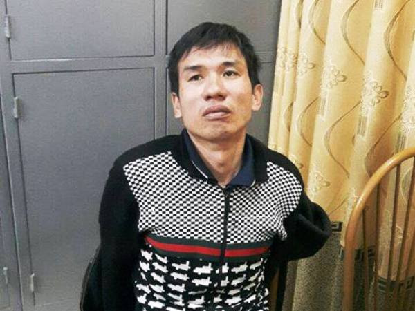 Hà Nội: Cảnh sát giao thông bắt giữ đối tượng móc túi khách đi xe ảnh 1