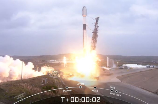 SpaceX phóng 13 vệ tinh quân sự lên quỹ đạo thấp quanh Trái Đất ảnh 1