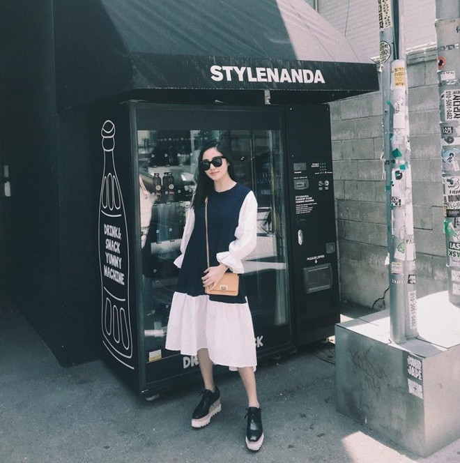 Mỹ nhân Việt và trang phục đẹp như mơ trong chuyến du lịch ngày hè ảnh 15