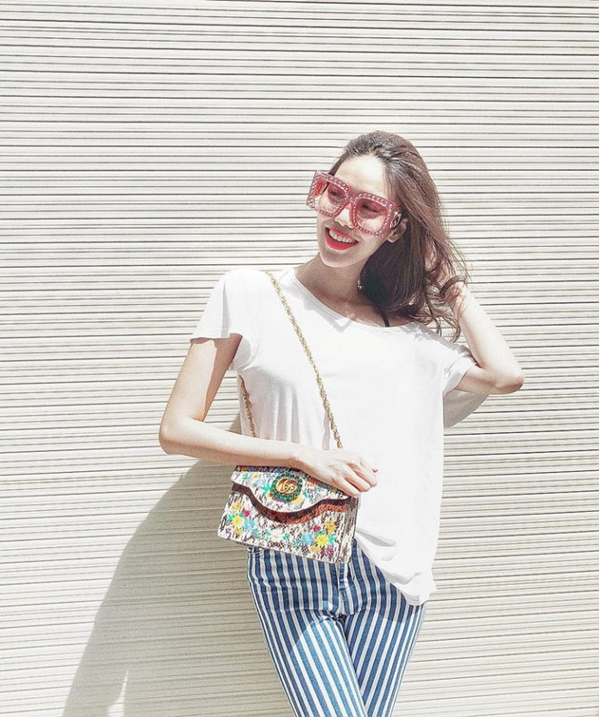 Mỹ nhân Việt và trang phục đẹp như mơ trong chuyến du lịch ngày hè ảnh 12