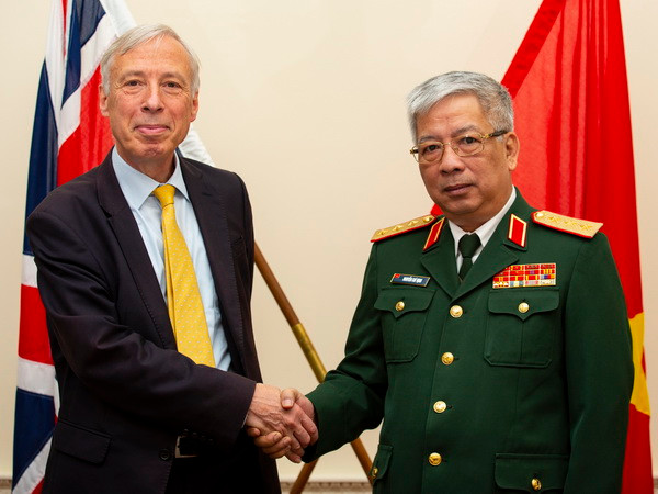 Hợp tác quốc phòng Việt-Anh giúp củng cố hòa bình khu vực, thế giới ảnh 1