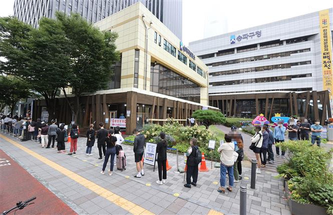 COVID-19: Hàn Quốc lo ngại dịch lan nhanh, Ấn Độ có ca mắc thấp nhất ảnh 1