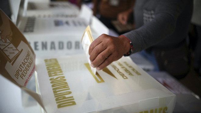 Người dân Mexico tham gia cuộc bầu cử quốc hội giữa kỳ ảnh 1