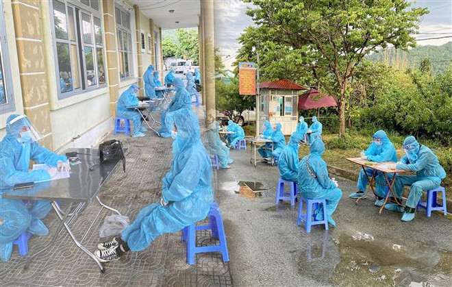 Điện Biên tiếp nhận 38 công dân nhập cảnh trái phép do Lào trao trả ảnh 1