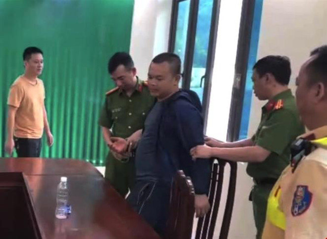 Bắt lái xe đầu kéo vi phạm nồng độ cồn, chống người thi hành công vụ ảnh 1