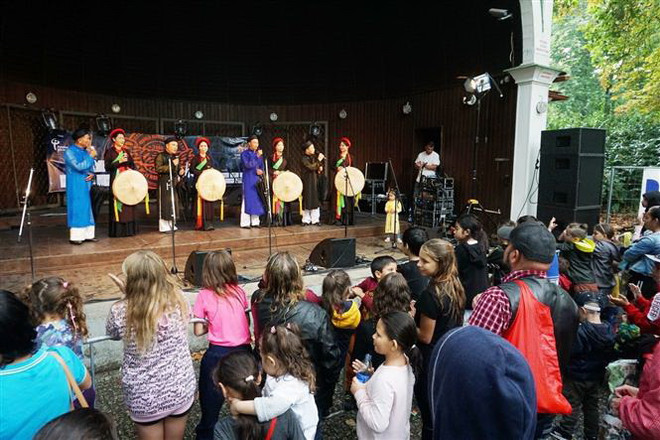 Văn hóa Việt Nam gây ấn tượng trong Lễ hội Hành tinh màu tại Séc ảnh 2