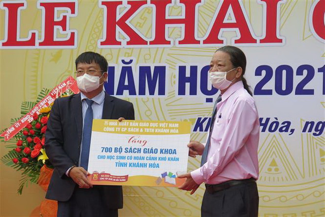 Tỉnh Khánh Hòa và Cà Mau tổ chức khai giảng năm học mới ảnh 2