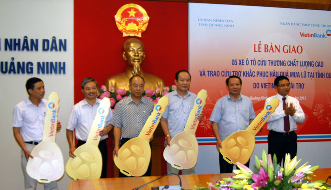 Tặng 5 xe cứu thương và 19 tỷ đồng cho người dân Quảng Ninh ảnh 1