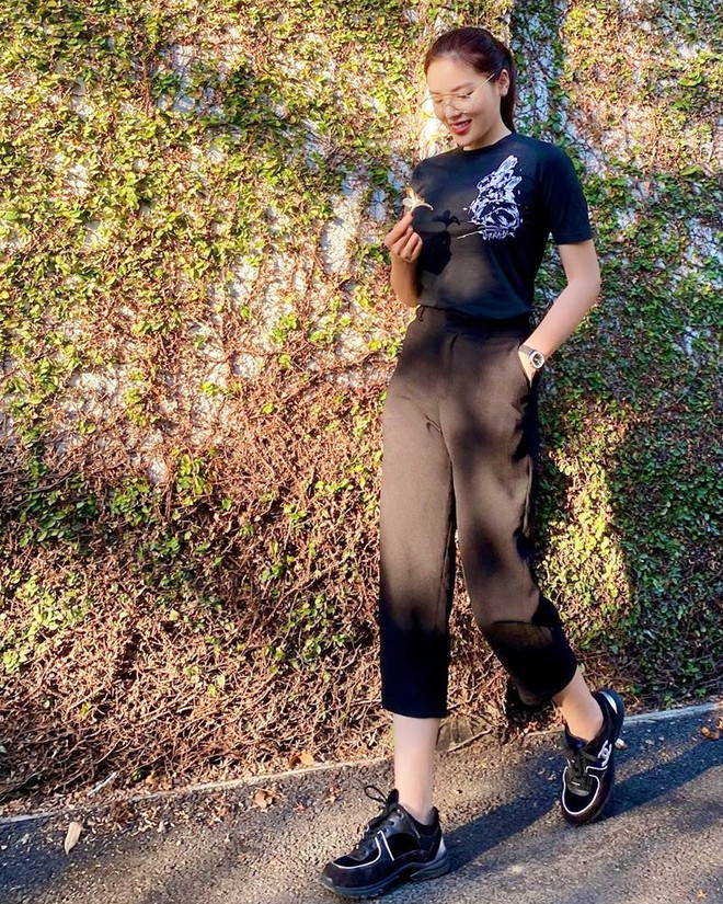 "Tan chảy" trước street style nữ tính, ngọt ngào của dàn sao Việt ảnh 17
