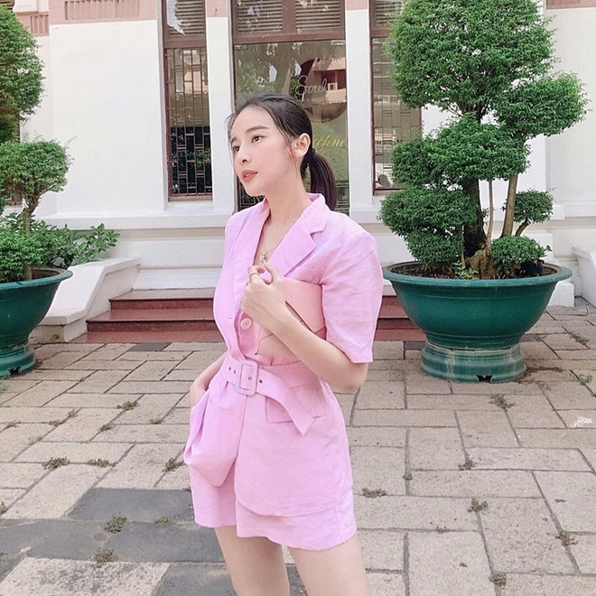 "Tan chảy" trước street style nữ tính, ngọt ngào của dàn sao Việt ảnh 5