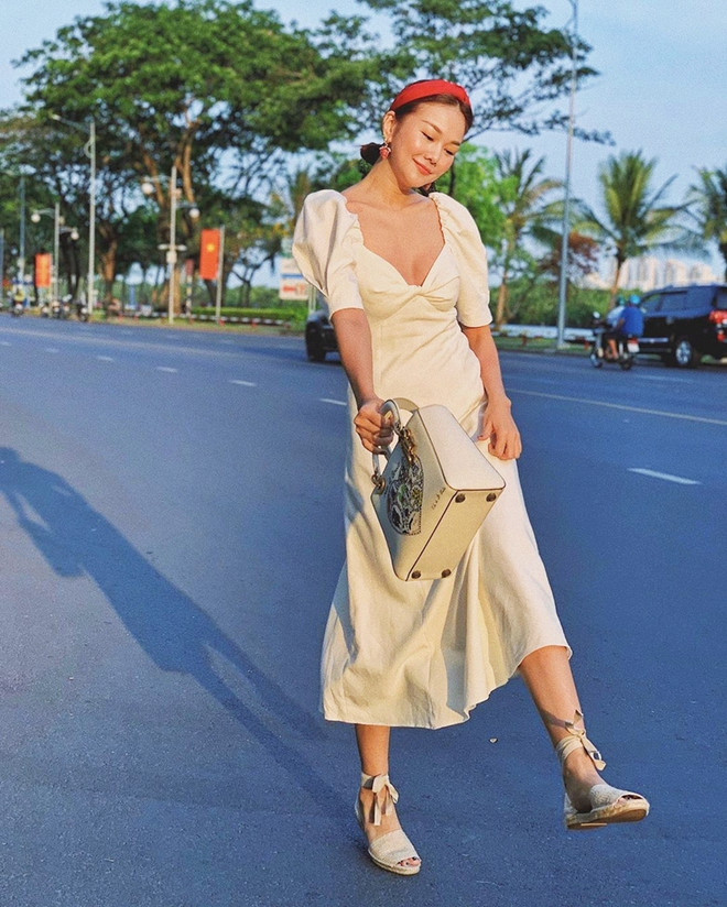 "Tan chảy" trước street style nữ tính, ngọt ngào của dàn sao Việt ảnh 1