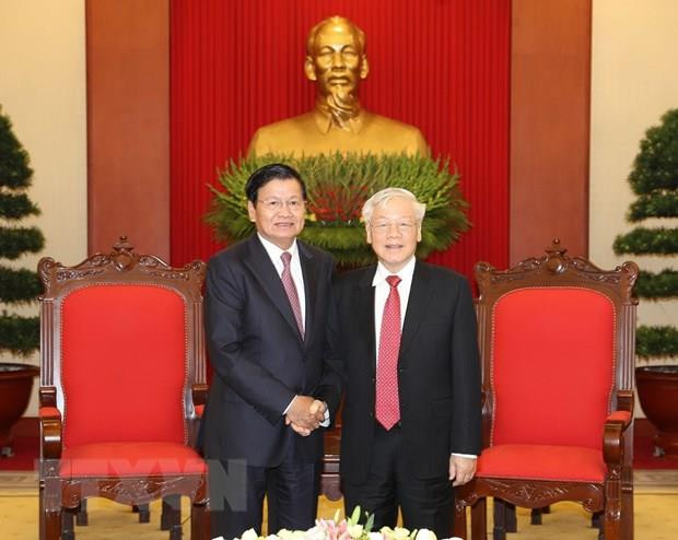 Báo chí Lào đưa tin đậm nét về chuyến thăm Việt Nam của Thủ tướng ảnh 1