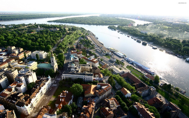 Đối tượng vũ trang dọa đánh bom tòa nhà ở thủ đô của Serbia ảnh 1