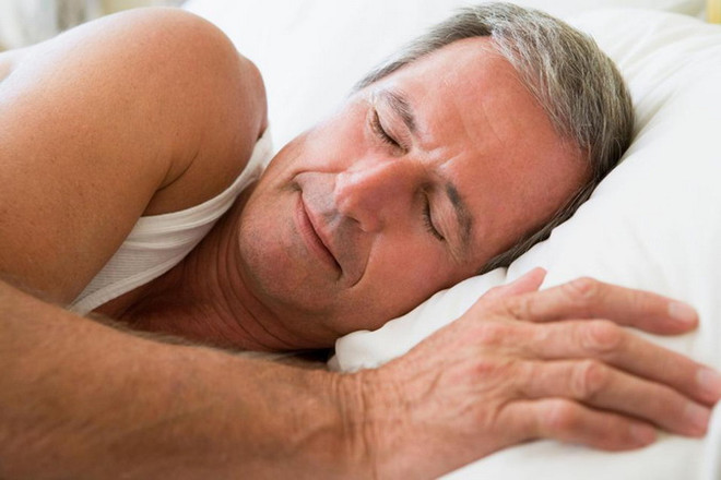 Ngủ không đủ giấc có thể dẫn tới những suy nghĩ tiêu cực ảnh 1