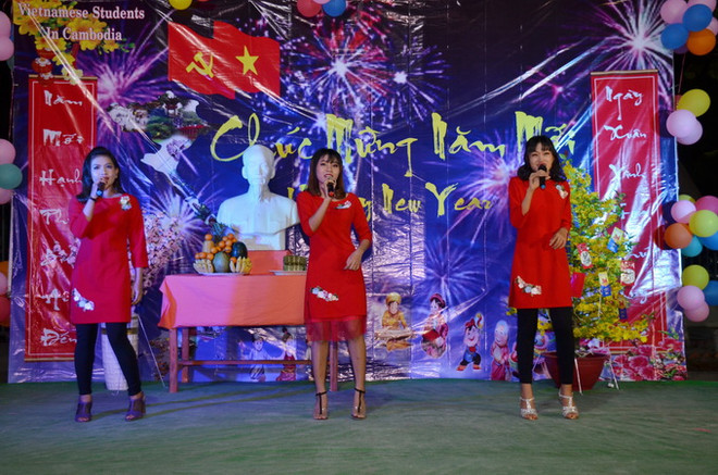 Sinh viên Việt Nam đón Tết Mậu Tuất đầm ấm tại Campuchia ảnh 1