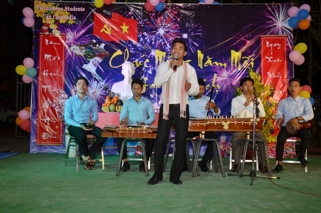 Sinh viên Việt Nam đón Tết Mậu Tuất đầm ấm tại Campuchia ảnh 3