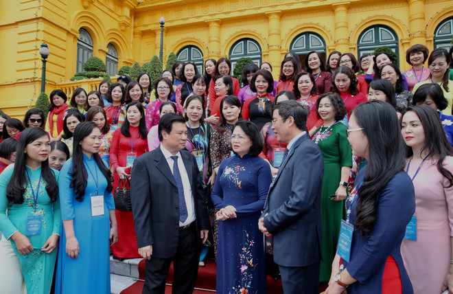 'Phụ nữ ngành giáo dục có vai trò quan trọng trong công cuộc đổi mới' ảnh 3
