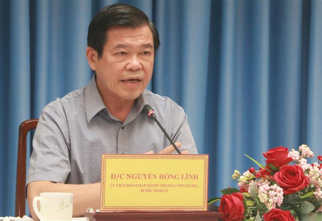 Ông Nguyễn Hồng Lĩnh, Bí thư Tỉnh ủy Đồng Nai phát biểu tại cuộc họp. (Ảnh: Công Phong/TTXVN) Đồng Nai không thu tiền tiêm vaccine dưới bất kỳ hình thức nào ảnh 1