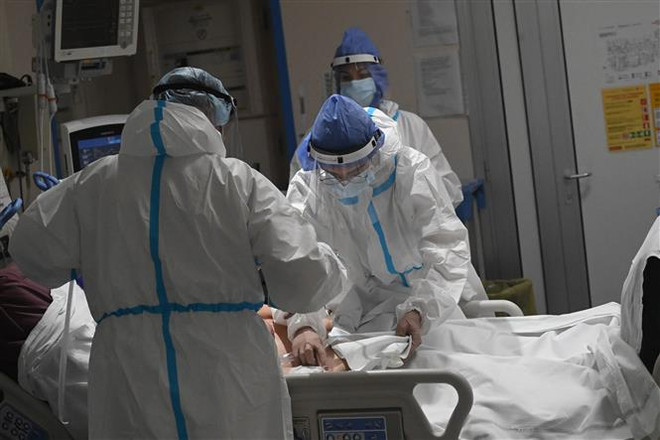 Gia tăng nguy cơ vấn đề sức khỏe tâm thần ở người từng mắc COVID-19 ảnh 1